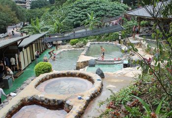 Huang Chi Spa Hot Springs, Taipei. Gay spa with men relaxing in outdoor pools. Emperor Spa, discreet, popular gay travel destination.